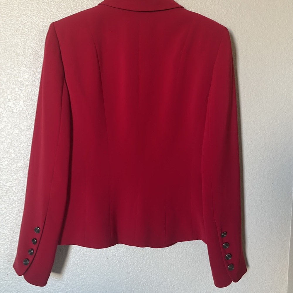 Tahari Arthur Levine Long sleeve Red Blazer  sz 6 - Picture 4 of 10